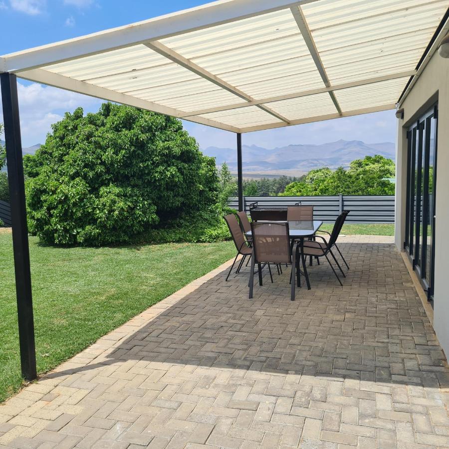 Clarens Escape Apartment Bagian luar foto