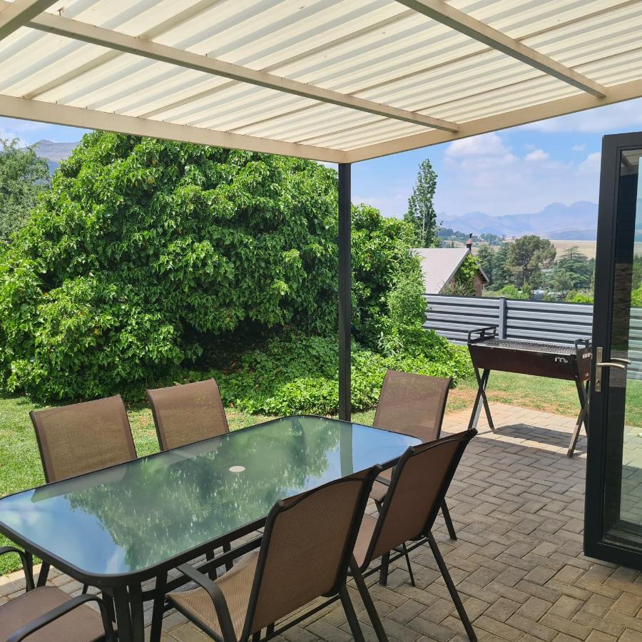 Clarens Escape Apartment Bagian luar foto