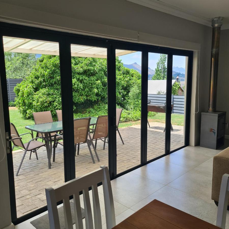 Clarens Escape Apartment Bagian luar foto